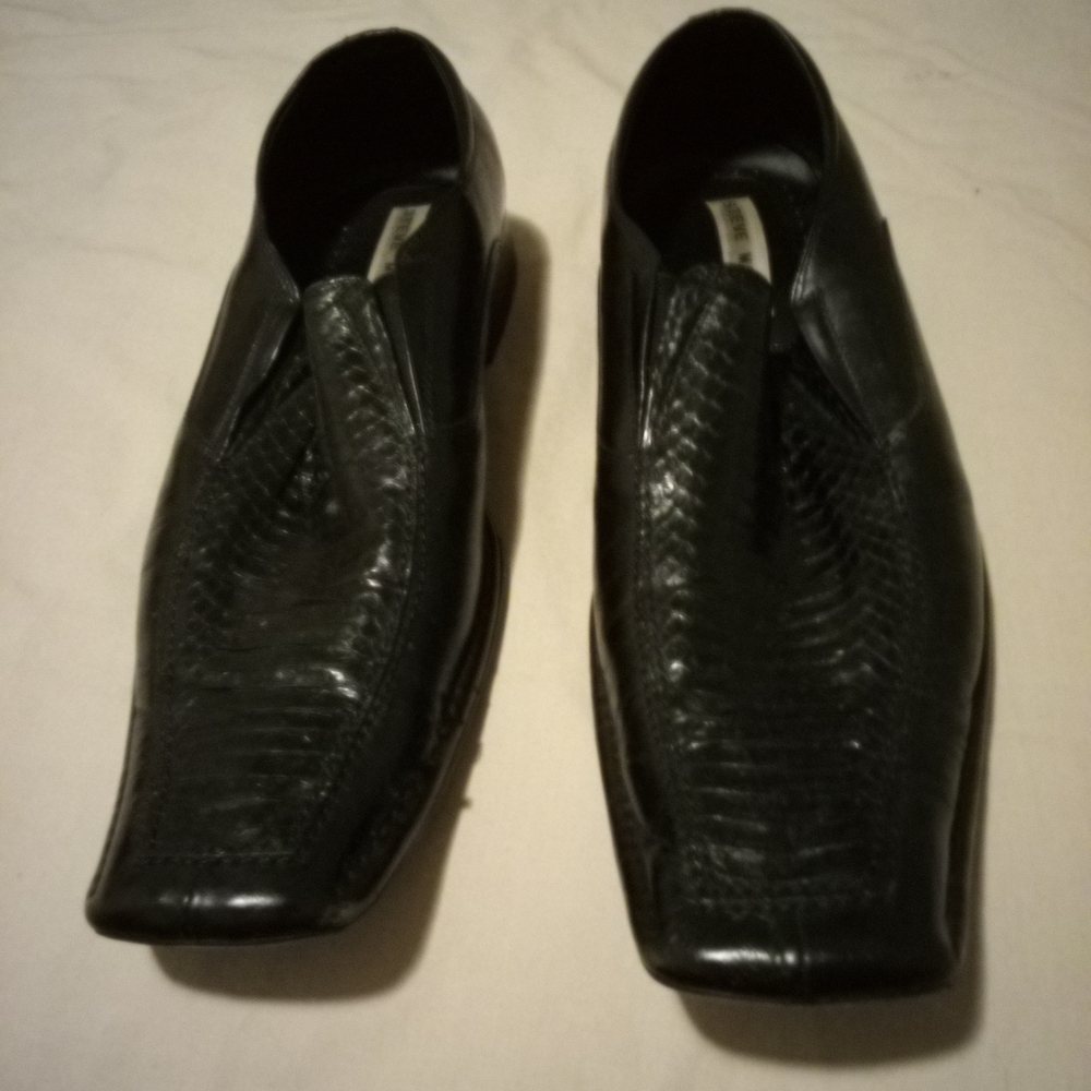Steve Madden Black Leather Slip-On Loafers